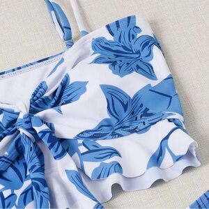 Elegant Blue Floral Bikini Top